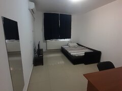 Militari Residence, Auchan